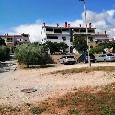 The Blue House شقة *